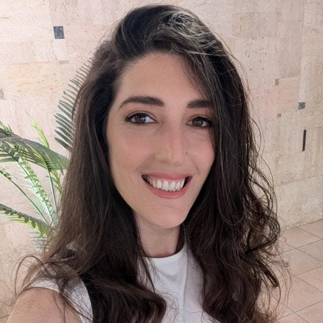 לי בבי, קלינאות תקשורת, בתל אביב-יפו